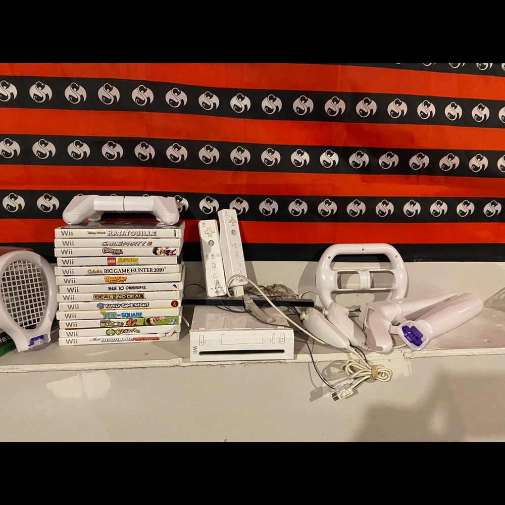 Wii console set with 13 games